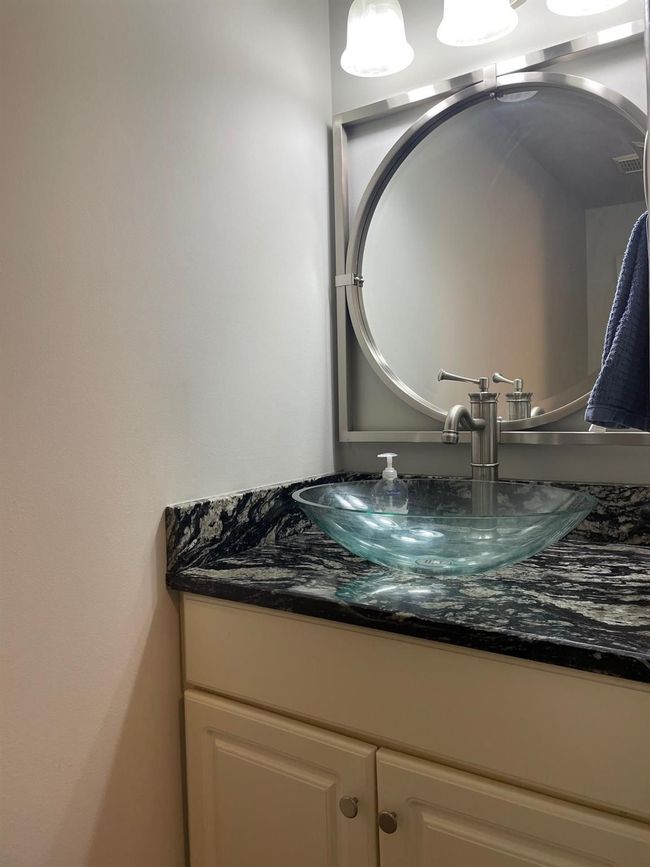 45245 Horseshoe Cir, Condo with 2 bedrooms, 3 bathrooms and null parking in Canton MI | Image 23