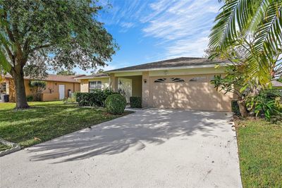 4175 103 Rd Avenue N, House other with 2 bedrooms, 2 bathrooms and null parking in Clearwater FL | Image 1