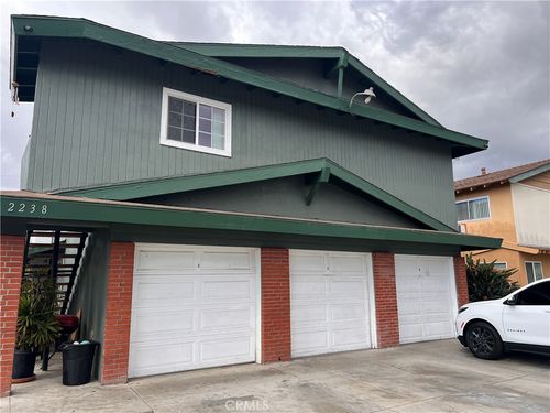 2238 S Center St, Santa Ana, CA, 92704-5060 | Card Image