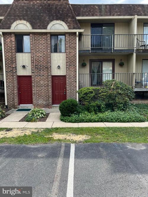 b-374 Saybrook Ln, WALLINGFORD, PA, 19086-6761 | Card Image