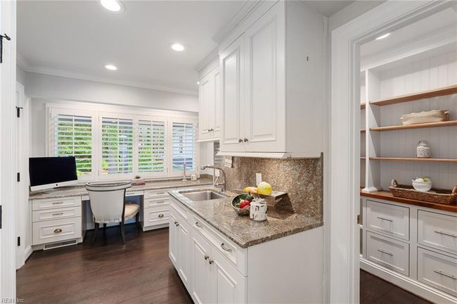 Butler's Pantry: Office, Coffee Bar, Walk-in Pantry and Prep Sink | Image 20