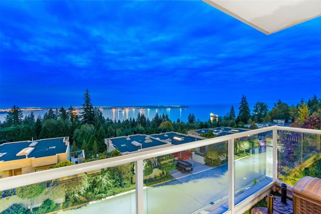 302 - 3131 Deer Ridge Drive, Condo with 2 bedrooms, 2 bathrooms and 2 parking in West Vancouver BC | Image 30