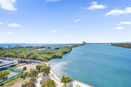 1110-300 Bayview Dr, Sunny Isles Beach, FL, 33160 | Card Image