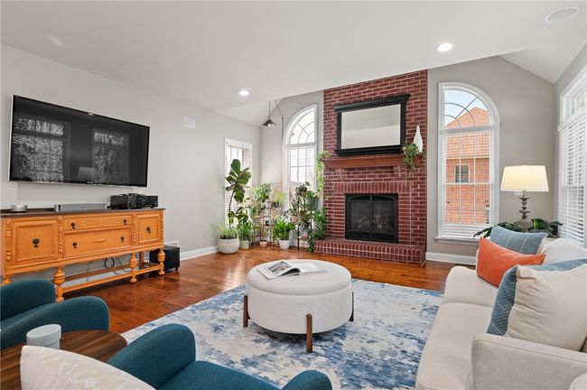 205 Erin Dr, House other with 5 bedrooms, 5 bathrooms and 3 parking in Cranberry Twp PA | Image 12