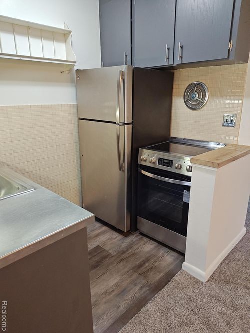 apt-302-2820 Woodslee Dr, Royal Oak, MI, 48073-2940 | Card Image
