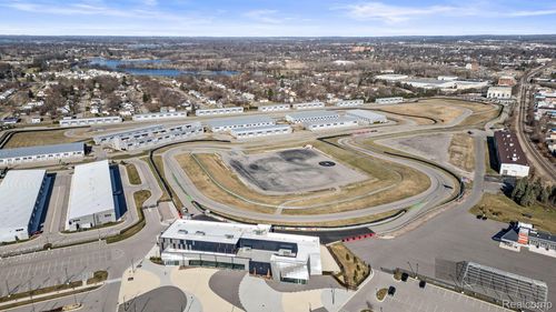 68 Pit Ln, Pontiac, MI, 48341-2794 | Card Image