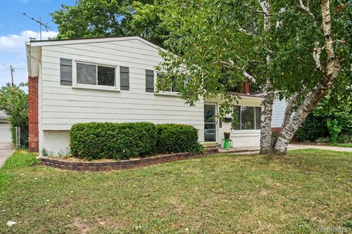 30778 Burlington St, Westland, MI, 48186-5338 | Card Image