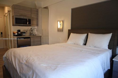 101-763 Pennsylvania Ave, Miami Beach, FL, 33139-6116 | Card Image