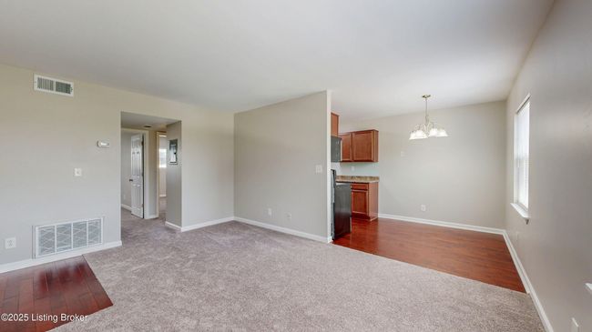 106 Middletown Sq, Condo with 2 bedrooms, 1 bathrooms and null parking in Louisville KY | Image 7