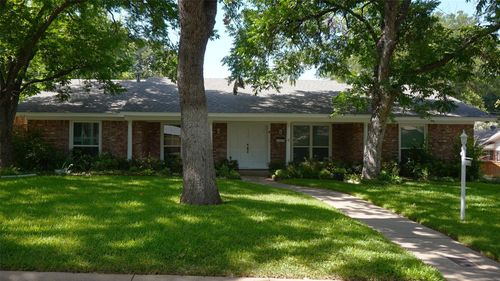 5013 Marble Falls Rd, Fort Worth, TX, 76103-1221 | Card Image