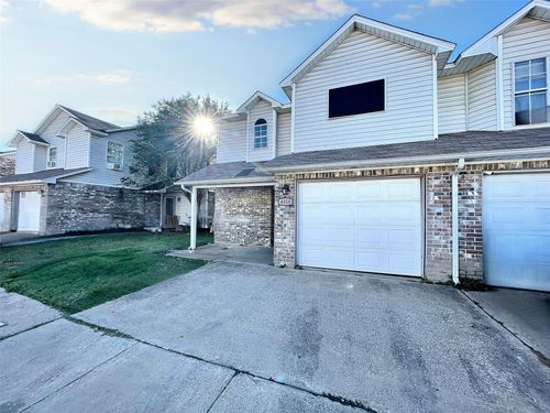 4010 Southern Charm Ct, Arlington, TX, 76016-4225 | Card Image