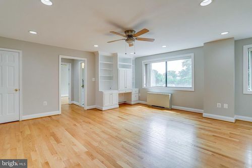210-3515 Washington Blvd, ARLINGTON, VA, 22201-4523 | Card Image