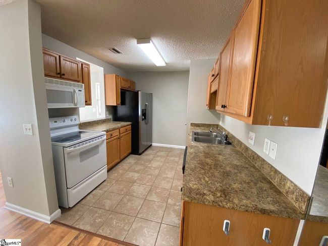 202 Pelham Square Way, Condo with 3 bedrooms, 2 bathrooms and null parking in Greer SC | Image 22