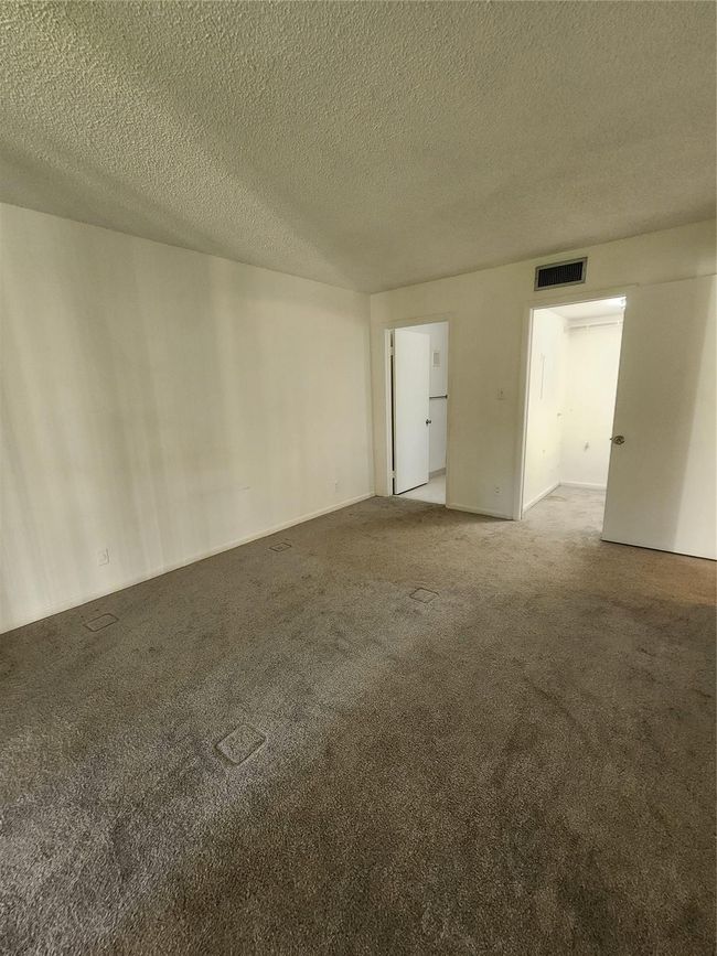 APT-211 - 3341 Nw 47 Th Ter, Condo with 1 bedrooms, 2 bathrooms and null parking in Lauderdale Lakes FL | Image 23