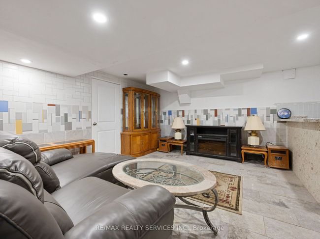 183 Mcguire Beach Rd, House other with 3 bedrooms, 2 bathrooms and 20 parking in Kirkfield ON | Image 27