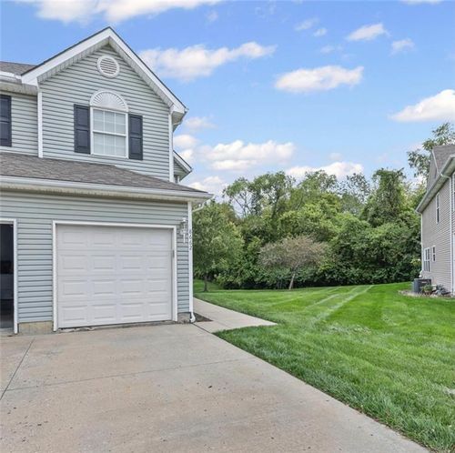 8662 Ne 97th Ter, Kansas City, MO, 64157-7618 | Card Image