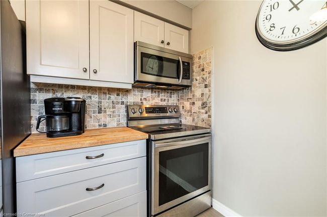 2 Bronte Crt, Townhouse with 4 bedrooms, 4 bathrooms and 3 parking in Dundas ON | Image 17