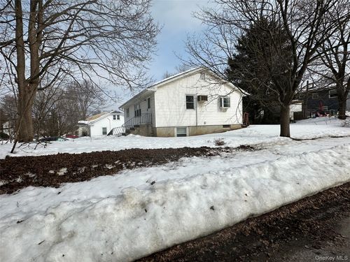 77 Melrose Ave, New Windsor, NY, 12553-6517 | Card Image