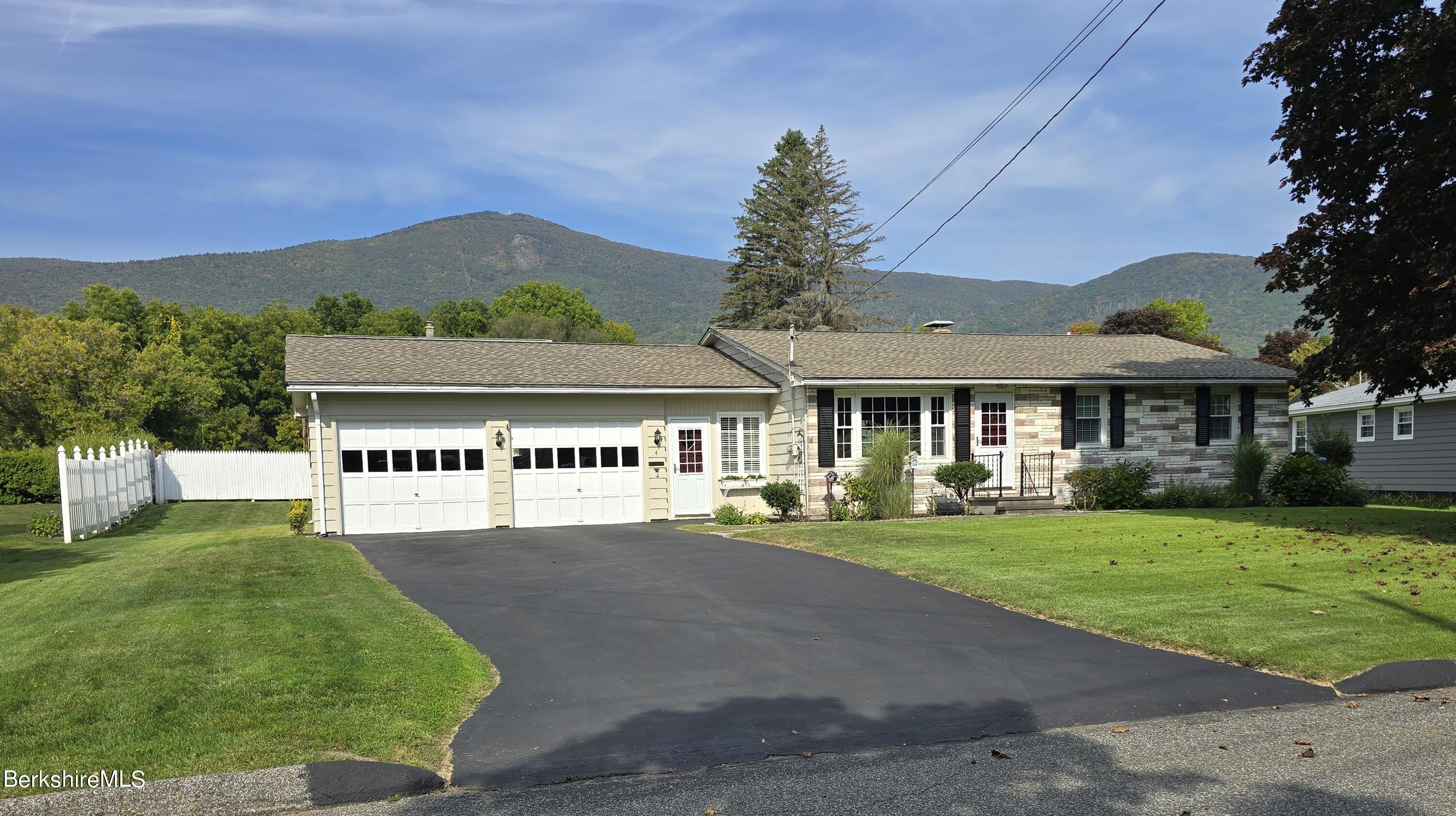 Mountain View Dr, Adams, MA 01220