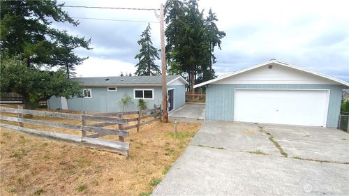 35 Stillaguamish Ave, Camano Island, WA, 98282-8782 | Card Image