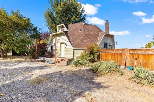 1453 Maple Grove Rd, Sunnyside, WA, 98944-8921 | Card Image