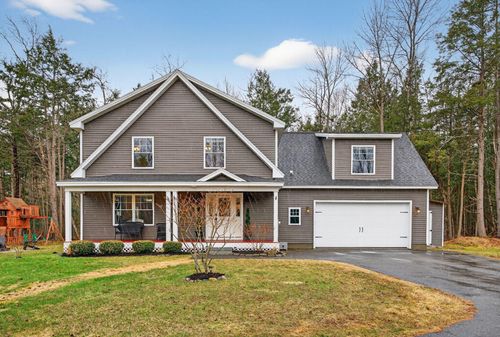 10 Newfield Road, Freeport, ME, 04032 | Card Image