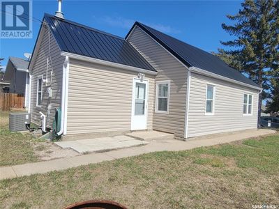 4908 Leader St, House other with 2 bedrooms, 1 bathrooms and null parking in Macklin SK | Image 2