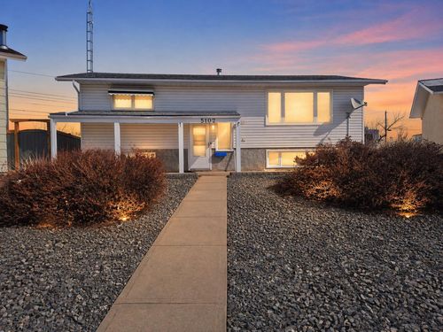 5102 60 Ave, Vegreville, AB, T9C1J1 | Card Image