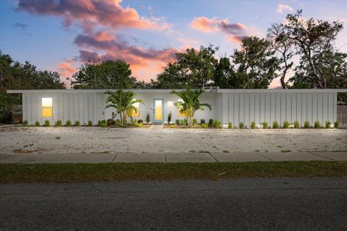 2069 Bougainvillea St, SARASOTA, FL, 34239-5203 | Card Image