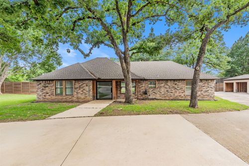 8048 Green Valley Dr, North Richland Hills, TX, 76182-7334 | Card Image