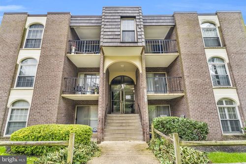 22-8308 Tobin Rd, ANNANDALE, VA, 22003-6828 | Card Image