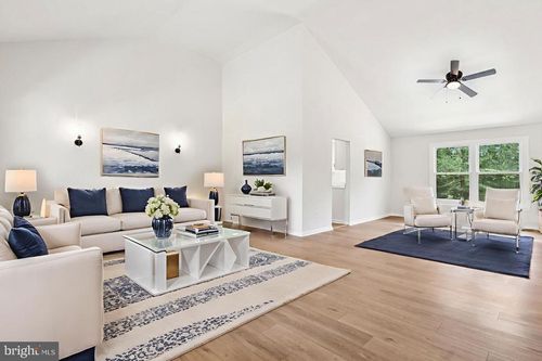 5323 Greatmeade Ln, Sumerduck, VA, 22742-1812 | Card Image