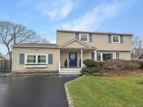 39 Appel Dr E, Shirley, NY, 11967-3636 | Card Image