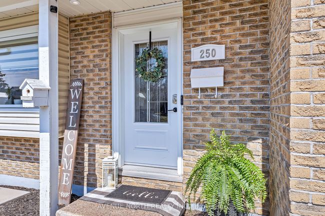 250 Du Grand Bois Ave, House other with 4 bedrooms, 2 bathrooms and 2 parking in Orléans ON | Image 4