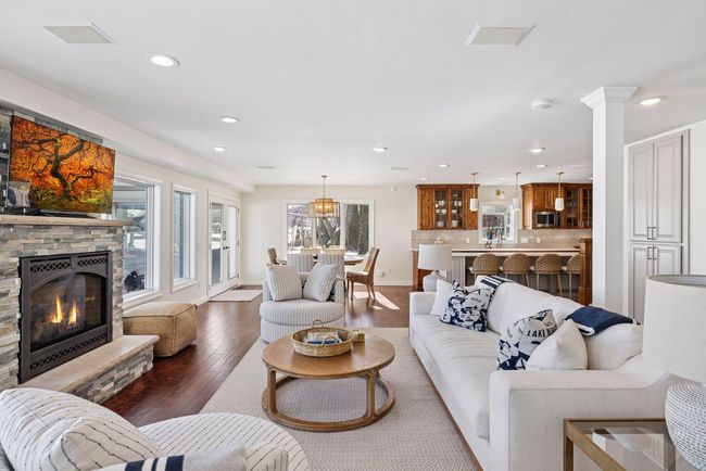 2807 Mckenzie Point Rd, House other with 3 bedrooms, 3 bathrooms and null parking in Wayzata MN | Image 12