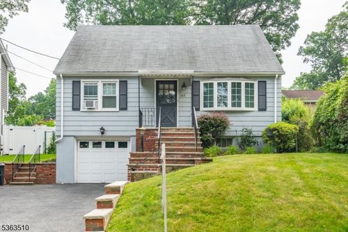 165 Myrtle Ave, Cedar Grove, NJ, 07009-1428 | Card Image