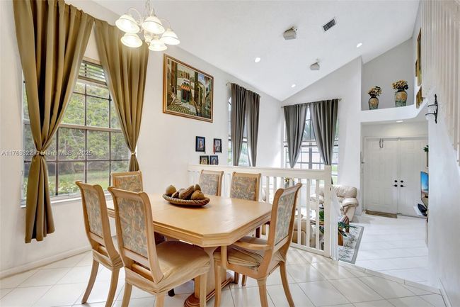 251 Saratoga Blvd E, House other with 4 bedrooms, 3 bathrooms and null parking in Royal Palm Beach FL | Image 8