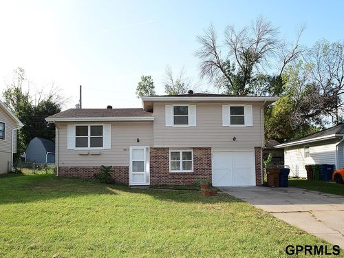 4927 Robin Dr, Omaha, NE, 68157-2551 | Card Image
