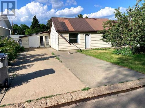 1130 6 Ave, Wainwright, AB, T9W1G2 | Card Image
