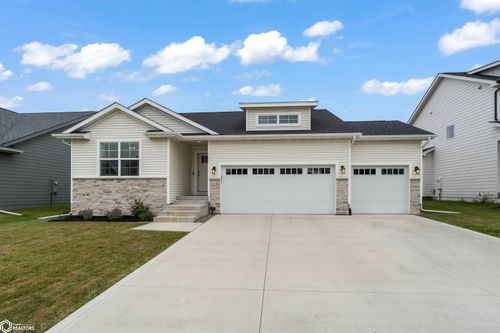 216 11th Ct Nw, Bondurant, IA, 50035-6859 | Card Image