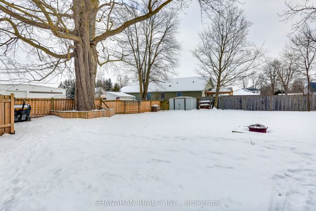 5338 Nauvoo Rd, House other with 3 bedrooms, 2 bathrooms and 3 parking in Warwick ON | Image 25