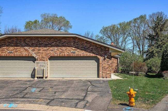 1940 Harbor Ln N, Townhouse with 2 bedrooms, 2 bathrooms and null parking in Plymouth MN | Image 23