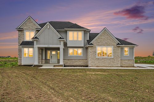 8670 Bosque Dr Se, Caledonia, MI, 49316-8604 | Card Image