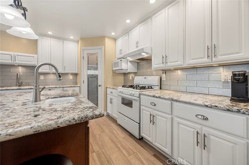 945 Glencliff St, La Habra, CA, 90631-6426 | Card Image