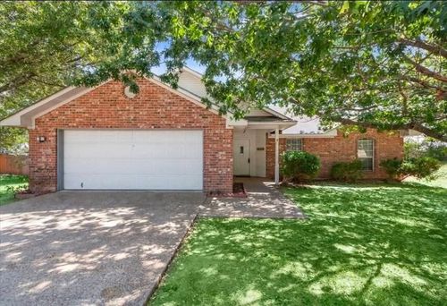 706 Rolling Hills Dr, Hewitt, TX, 76643-4013 | Card Image