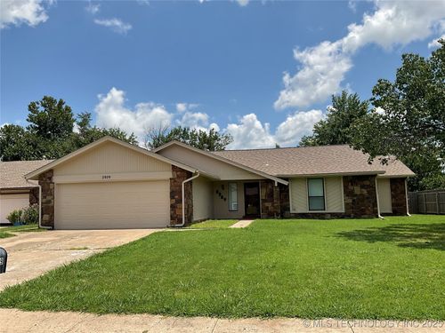 5909 90th Ave, Tulsa, OK, 74145 | Card Image