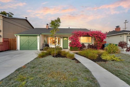 2077 Shoreview Ave, San Mateo, CA, 94401 | Card Image