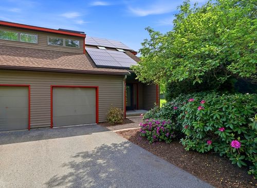 401-401 Fairway Vlg, Leeds, MA, 01053-9736 | Card Image
