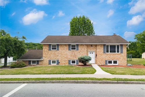 3036 S 6th Ave, Whitehall, PA, 18052-2812 | Card Image