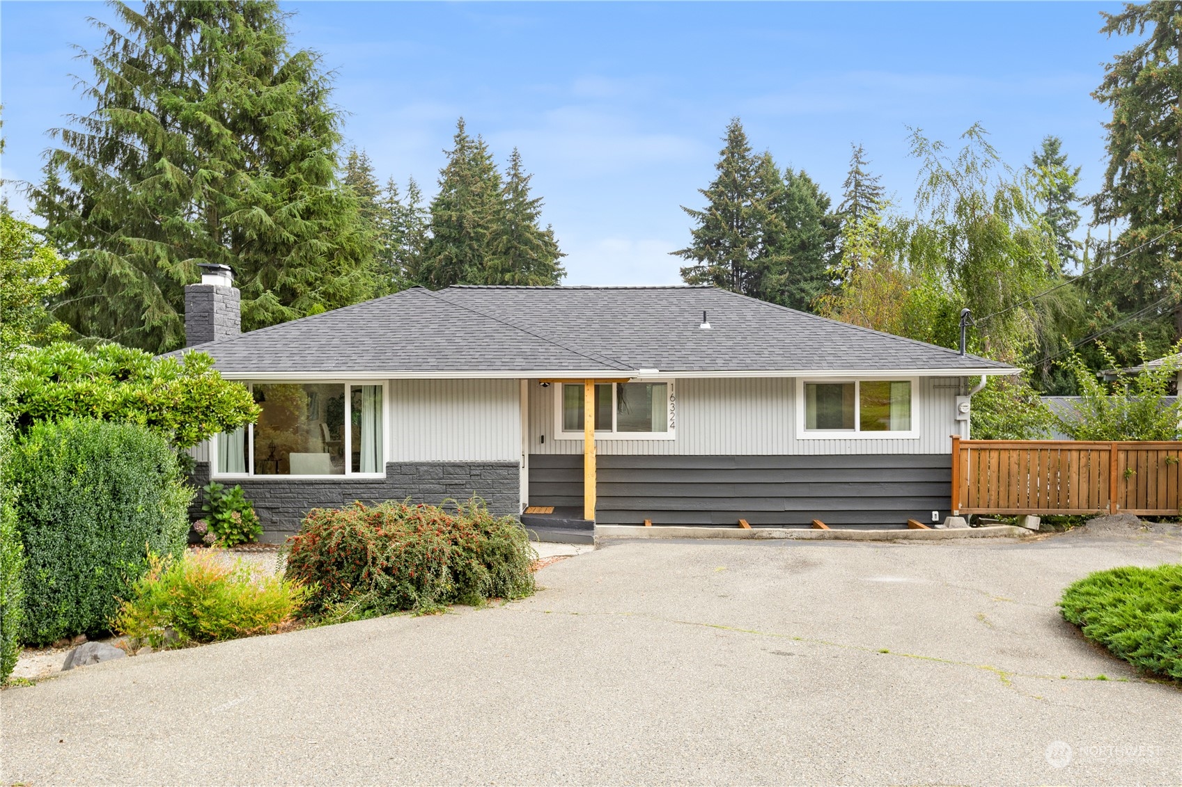 Densmore Ave, Shoreline, WA 98133